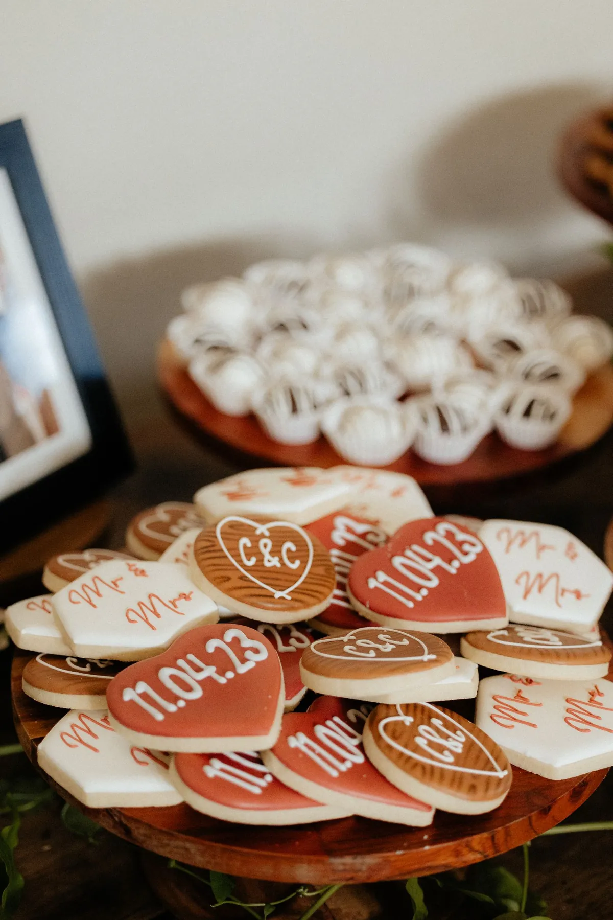 Galletas personalizadas con iniciales de los novios